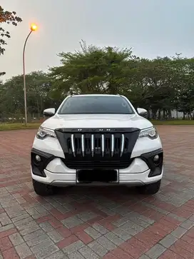 Jual Cepat !! Fortuner VRZ 2019 Diesel matic KM Rendah TRD style