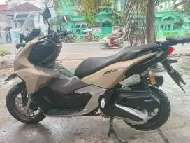 Honda ADV 160 ABS 2024 + Box Shad 39 + brecket import merk MHR