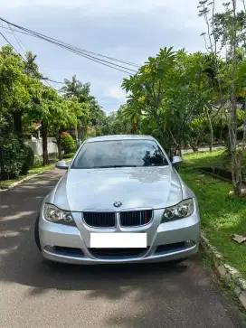 BMW 320i E90 Bensin Matic tahun 2008 Silver Wood Panel