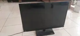 Murah: Jual cepat Toshiba LED TV32 Belum digital + remote no minus