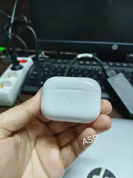 Wts Airpods Pro Gen 2 + Esr Pulse Case like new mulus fullset