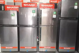 Kulkas 2 pintu SHARP low watt tanpa bunga es