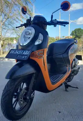 Scoopy 2022 HitamCool