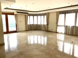 Dijual Apartemen Park Royal 3 BR Jakarta Selatan