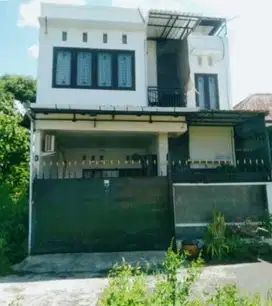 DIJUAL RUMAH LANTAI DUA DI BATUBULAN GIANYAR