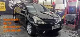 Nissan grand Livina sv a/t 2014