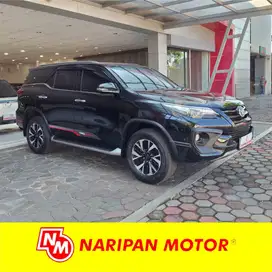 (TDP Rp 40,9 Jtan)
Toyota Fortuner VRZ 4x2  TRD Sportivo 2019