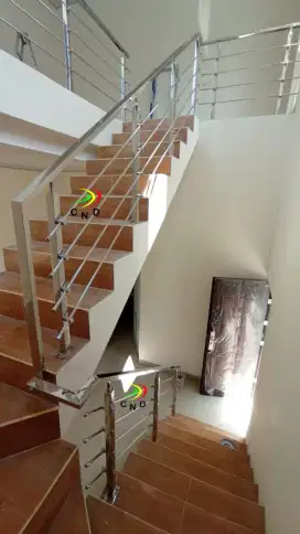 Tiang railing tangga balkon kaca tempered setainless