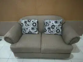 Dijual 1 set Sofa 2 seater dan meja kaca baffle