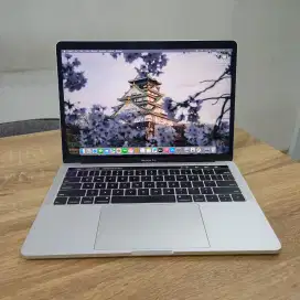 Macbook Pro 2018 13 Core i7 Ram 16/512