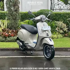 Vespa Primavera S 150 IGET ABS TH 2023 WARNA BEIGE PERFECT CONDITION.