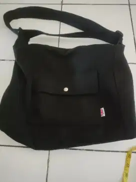 Tas sandang kanvas