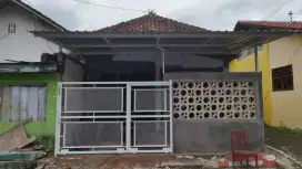 Rumah Ready Carport AC Tengah Kota Nyaman Aman Lokasi Strategis