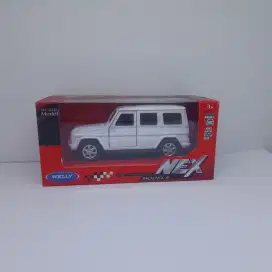 Diecast miniature mobil mercedes benz G-class