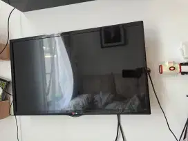 Dijual 2 tv. Merk LG 32inc dan 24 inc.