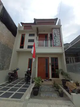 Rumah Solo Barat Dekat Komplek AURI Colomadu 200 meter jln Raya