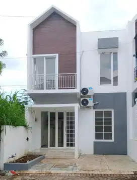 Dikontrakkan Murah Rumah Baru dgn AC 3 unit