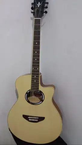 GITAR Yamaha APX 500 baru dipegang 2 bulan