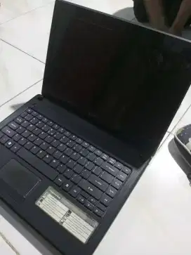 Leptop acer intel core tm i3, 4GB 500gb HDD