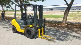 Forklift KOMATSU 3TON tinggi 4mtr