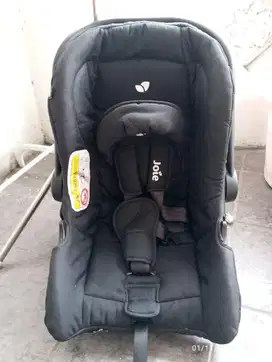 JOIE Juva Carseat