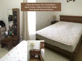 Dijual Set Kamar Tidur Knockdown: Dipan Queen, Meja Kursi Rias, Nakas