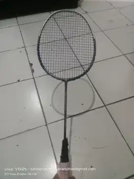 Jual raket badminton