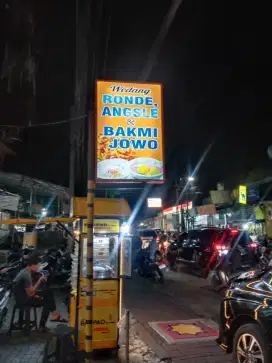 Jualan angsle ronde dan bakmi jowo