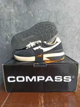 Sepatu Compass Velocity