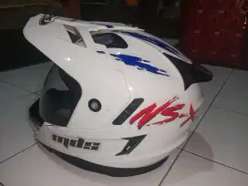 Helm mds supermoto