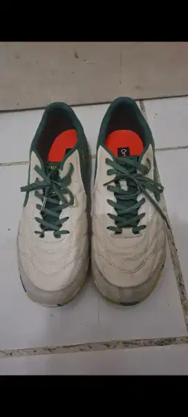 Ortus Jogsala size 44 (1× pake, kebesaran)