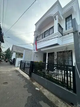 RUMAH JAGAKARSA SEMI FURNISED
