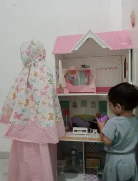 JUAL DOLL HOUSE RUMAH BONEKA KAYU 3 LANTAI UKURAN BESAR