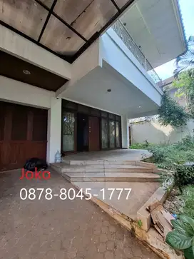 Rumah Asri MEPET NJOP Jl. Lapangan Hijau, Pondok Indah