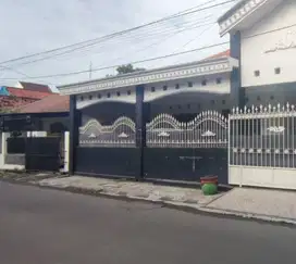 dijual rumah murah tepi jalan poros bisa untuk buka usaha