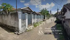 Rumah Tanah Besar, parkir luas di Perumahan Bougenville KM7, Palembang