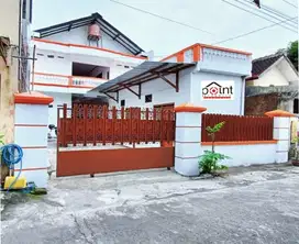 Rumah Kos 2 Lt Strategis dekat Kampus UMS