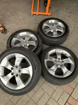 Velg OEM Honda Hrv dan ban kondisi bekas masih bagus