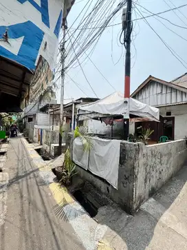 Rumah Induk Dengan Kontrakan 29 Pintu di Kayumanis Matraman