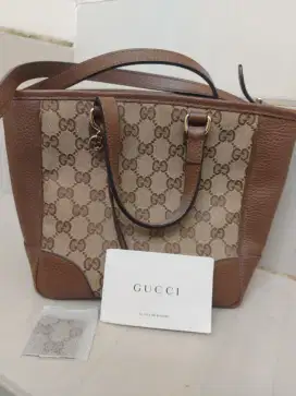 Tas Gucci selempang panjang