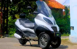 Piaggio MP3 250 Aprilia sr 200 nyaman buat jarak jauh