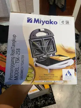 Miyako Sandwich Toaster Panggangan Roti