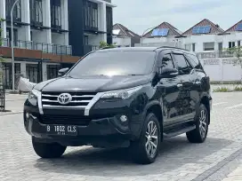 Yuk buruan Keburu keduluan Toyota Fortuner VRZ 4x2 Diesel AT 2017