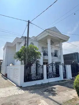 Rumah mewah 3 lantai di Lembang Bandung