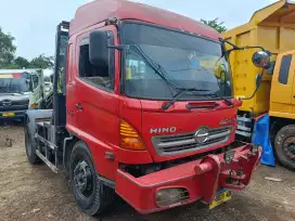 HEAD TRAILER HINO SG TAHUN 2014