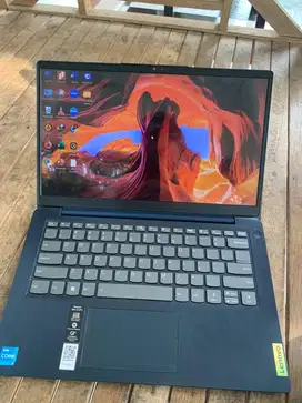 Laptop Lenovo Ram 8 i3 gen 11