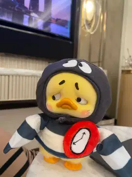 Upset duck warna kuning lucu
