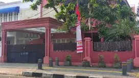 Dijual rumah 3 lantai lokasi strategis di jalan tebet timur raya.