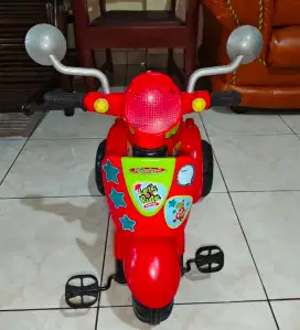 SEPEDA VESPA ANAK