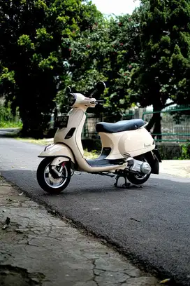 PIAGGIO VESPA METIC LX 150 2Vie injection 2012